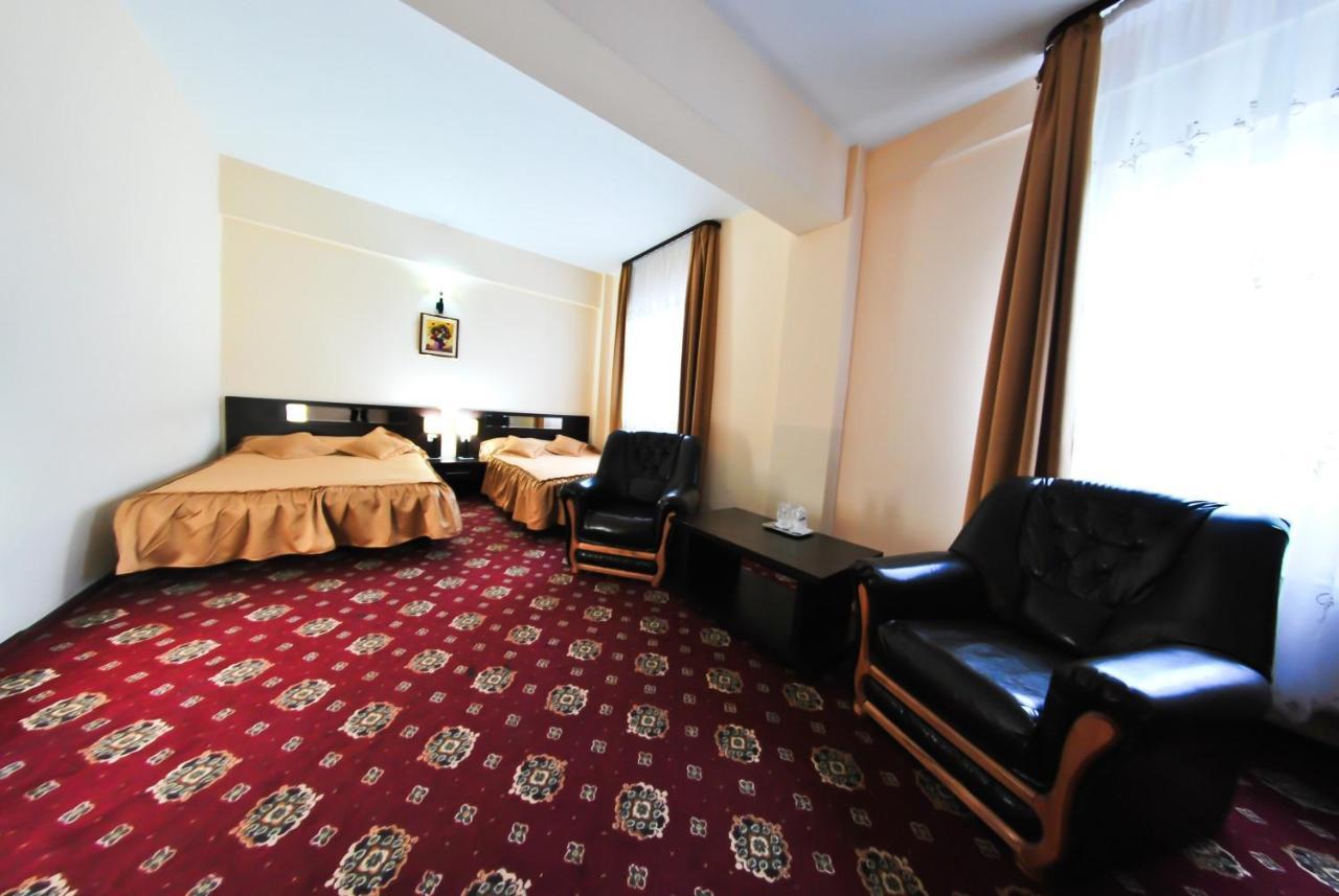 Hotel Magic Gt Trivale ピテシュティ エクステリア 写真