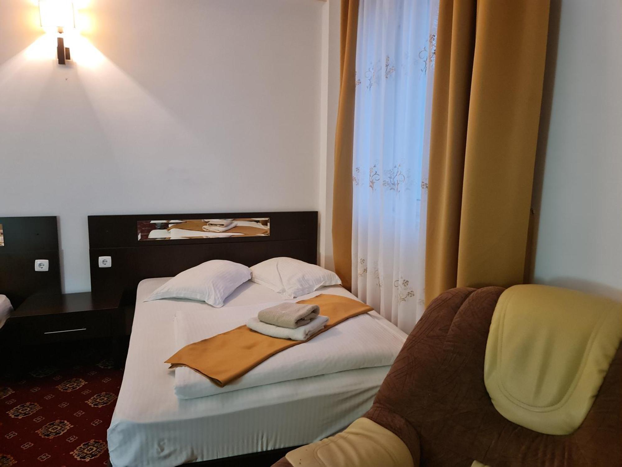 Hotel Magic Gt Trivale ピテシュティ エクステリア 写真