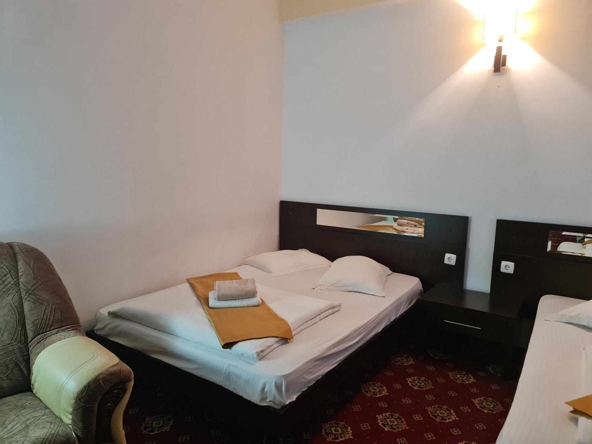 Hotel Magic Gt Trivale ピテシュティ エクステリア 写真